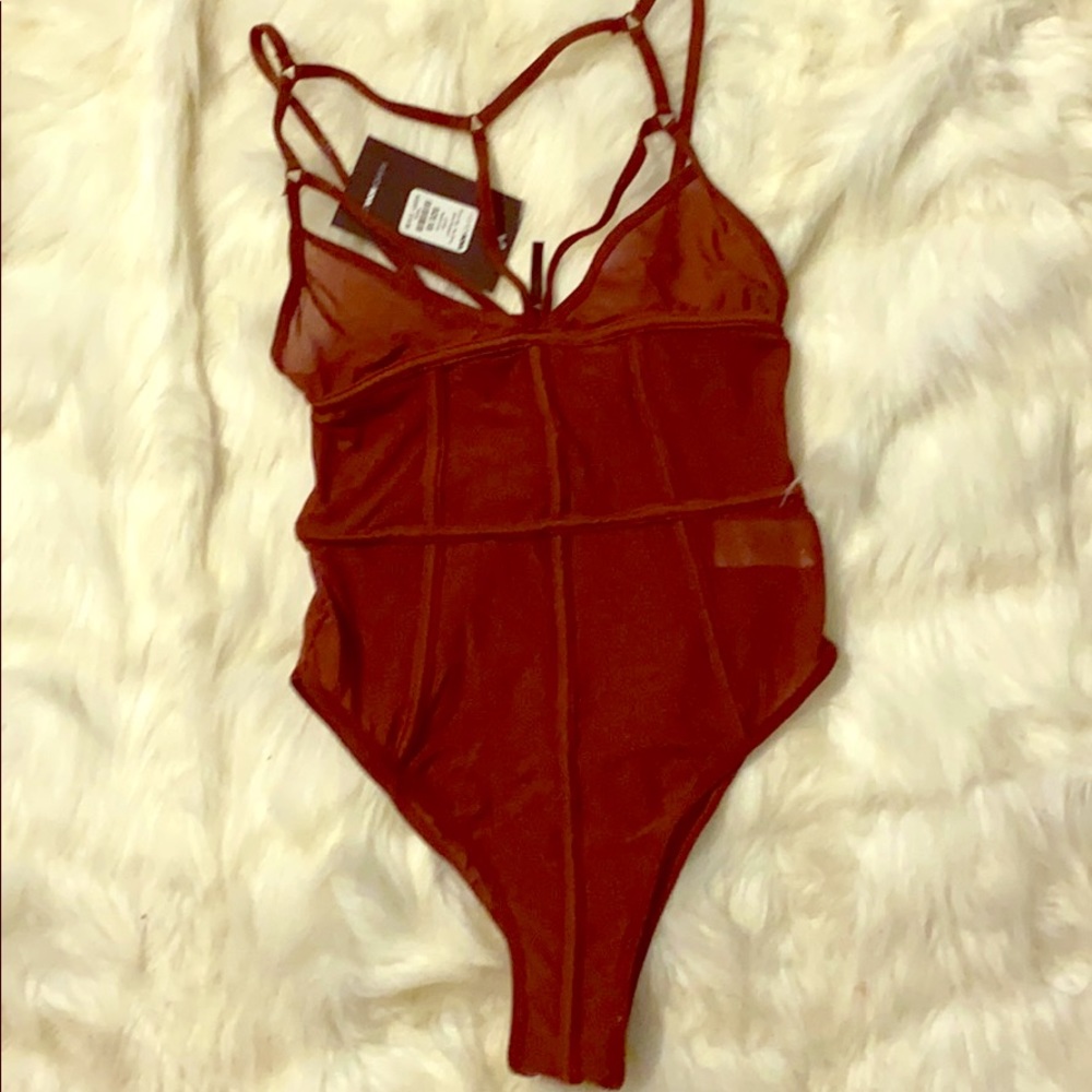 Brown mesh